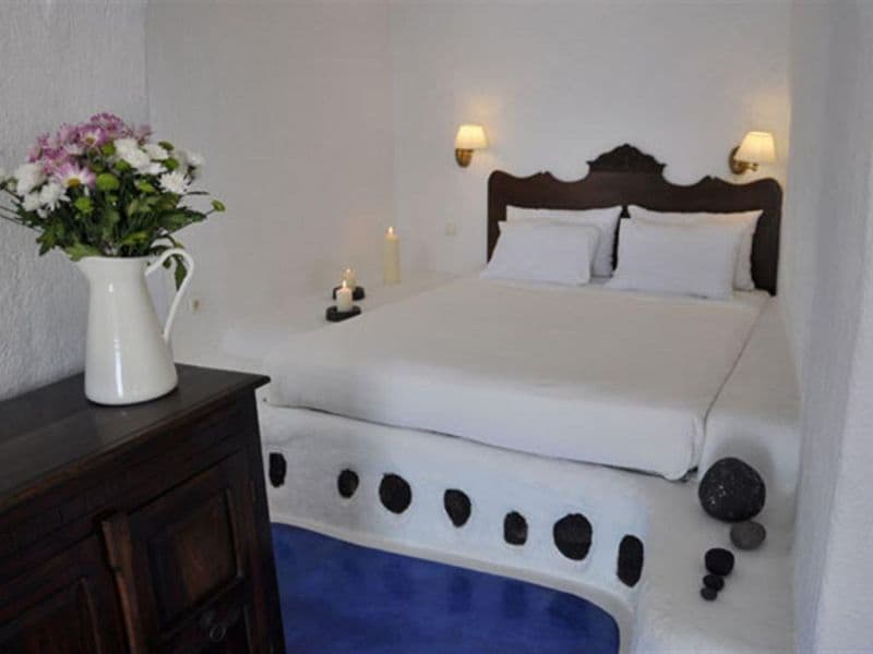 PORTO FIRA SUITES