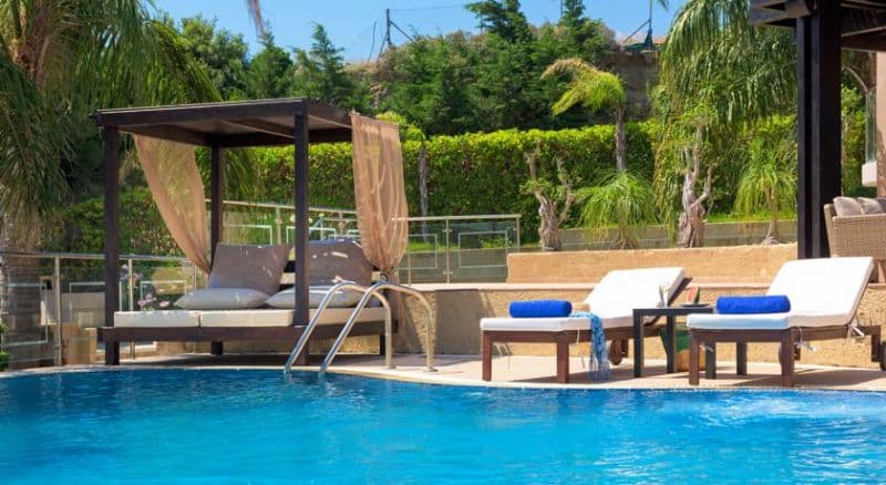 QUINN HILL LUXURY VILLA