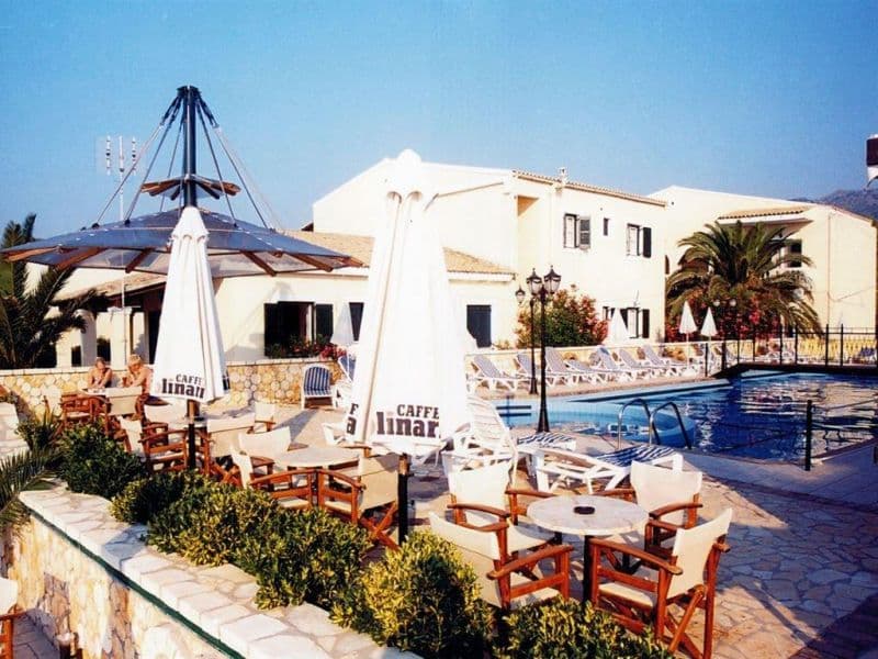 SALVANOS BEACH FRONT APT