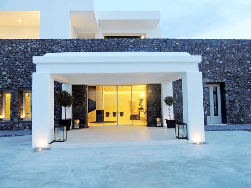 SANTO MARIS OIA LUXURY SUITES & SPA