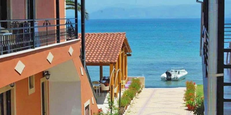 SEAFRONT APT