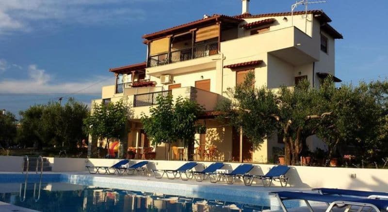 VILLA DECAUVILLE