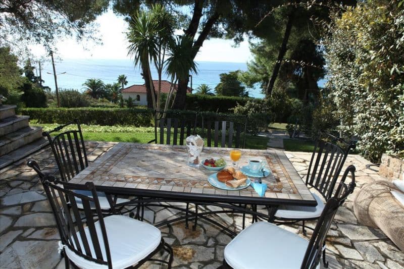VILLA IN FOURKA