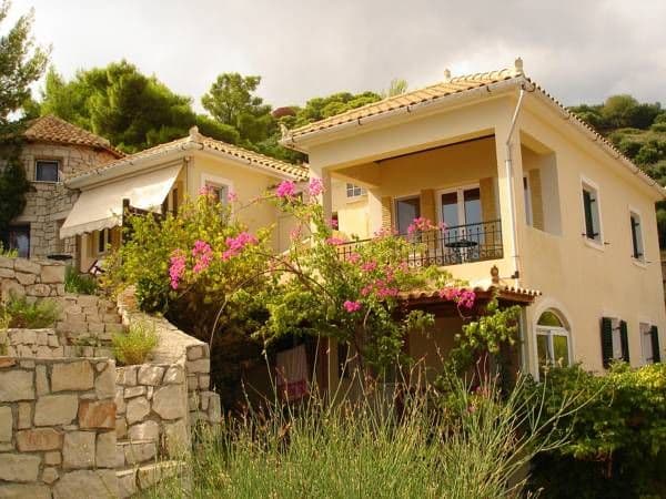 VILLAS CAVO MARATHIA