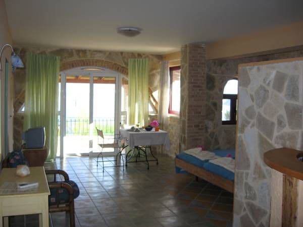 VILLAS CAVO MARATHIA