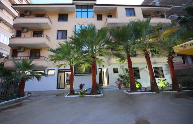 REAL HOTEL
