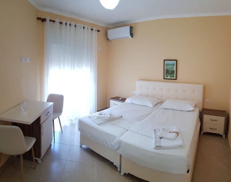VILA MALI I ROBIT