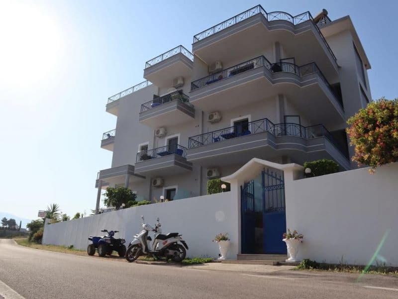 VILLA ERDETI