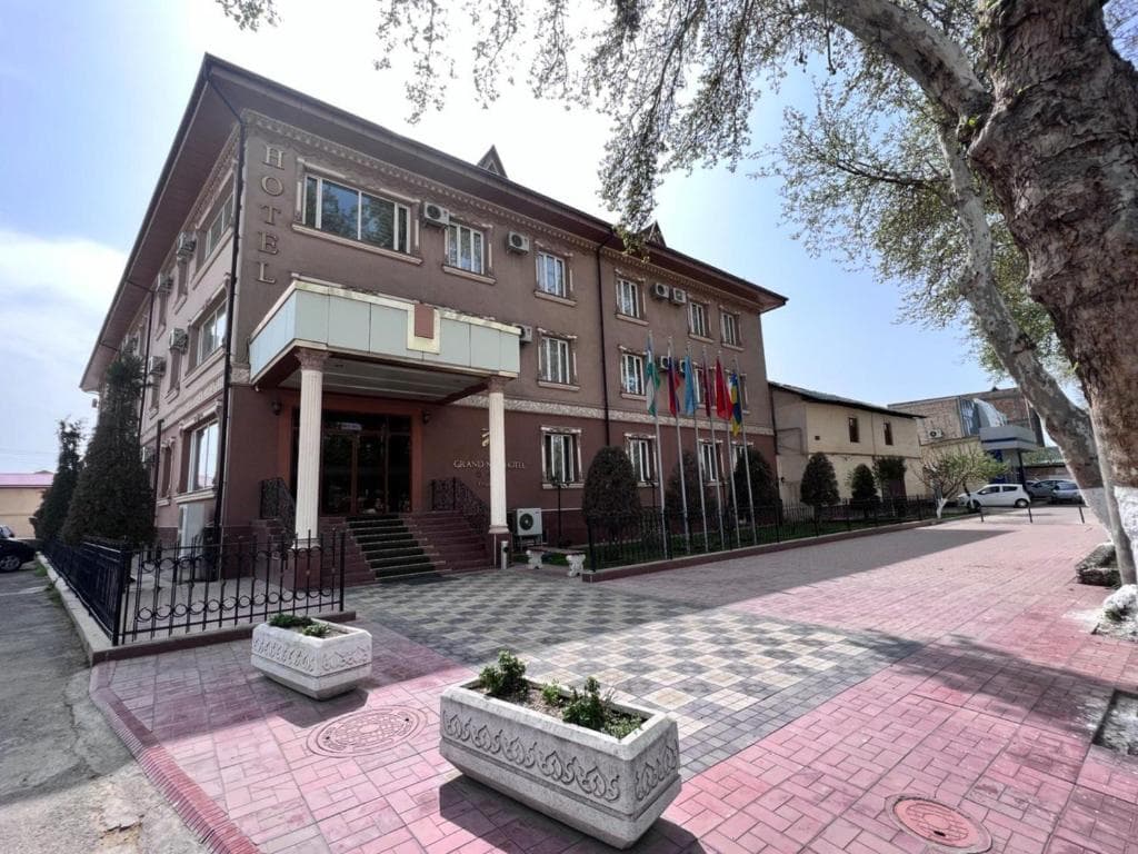 Grand Nur, Узбекистан
