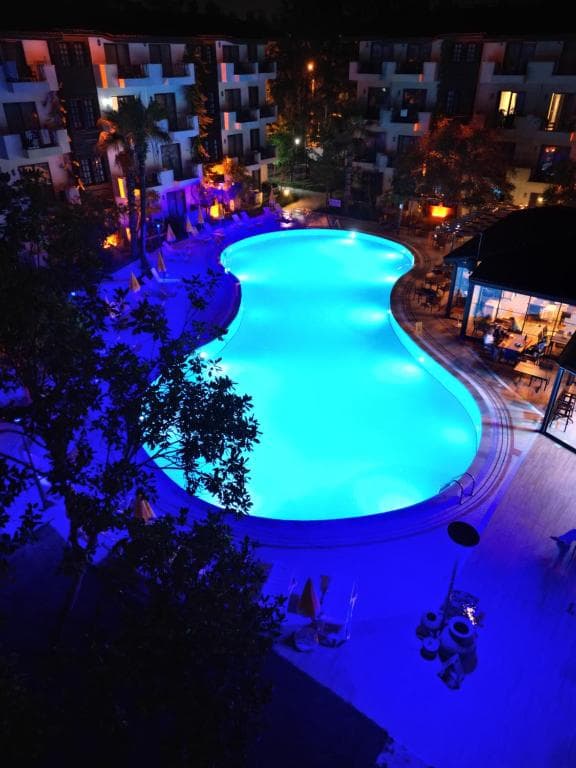 Lemas Suite
